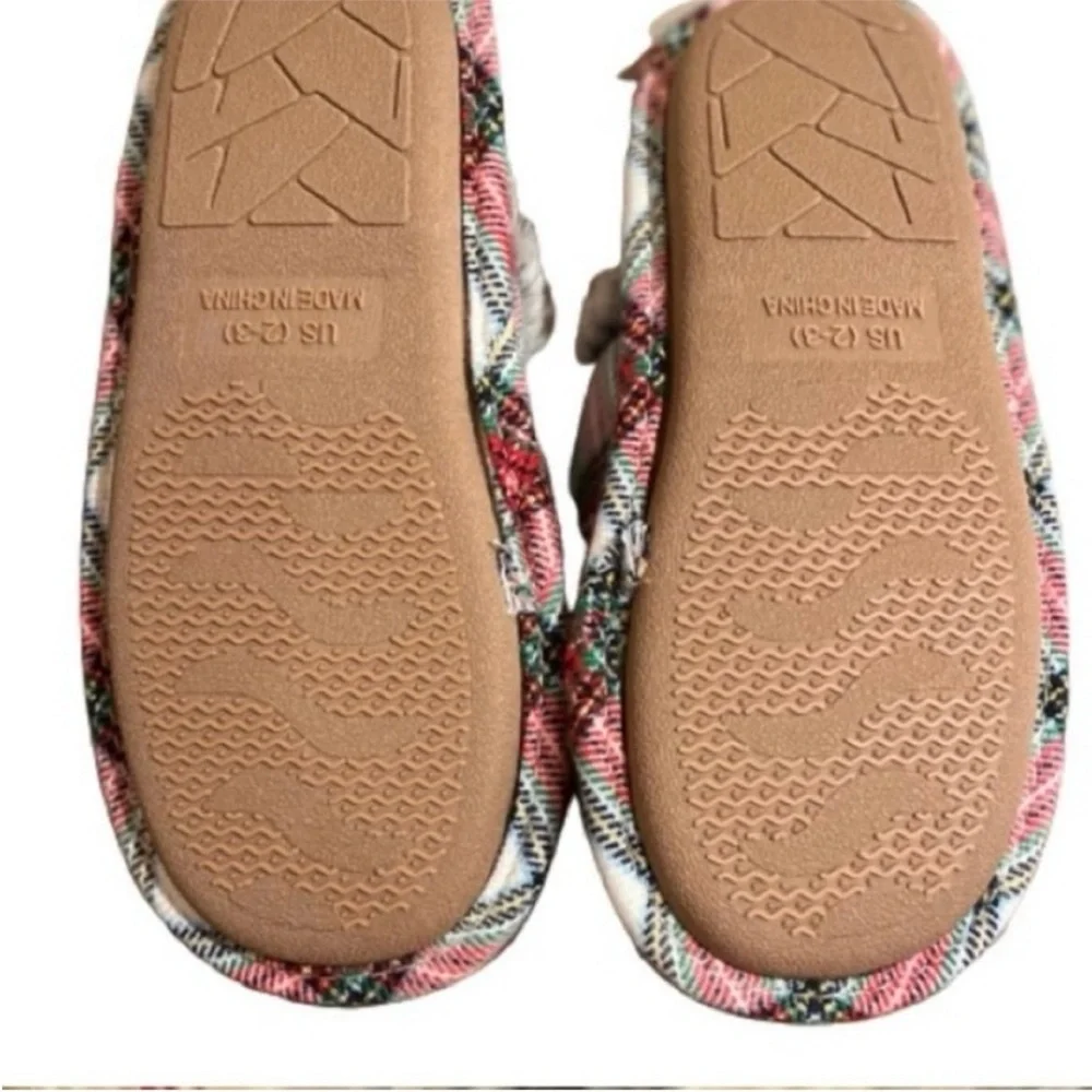 NWT. Wondershop- Kids Plaid Plush 